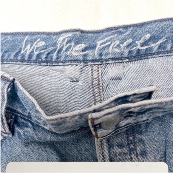 We the Free Mid Rise Indigo Distressed Jeans Size Sz 31 Button Fly - Picture 8 of 9